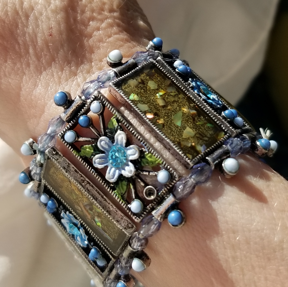 Bracelet